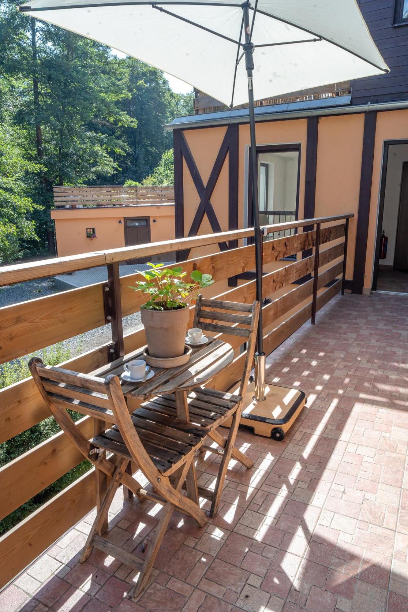 Apartman Spaleny Mlyn Lisnice Экстерьер фото